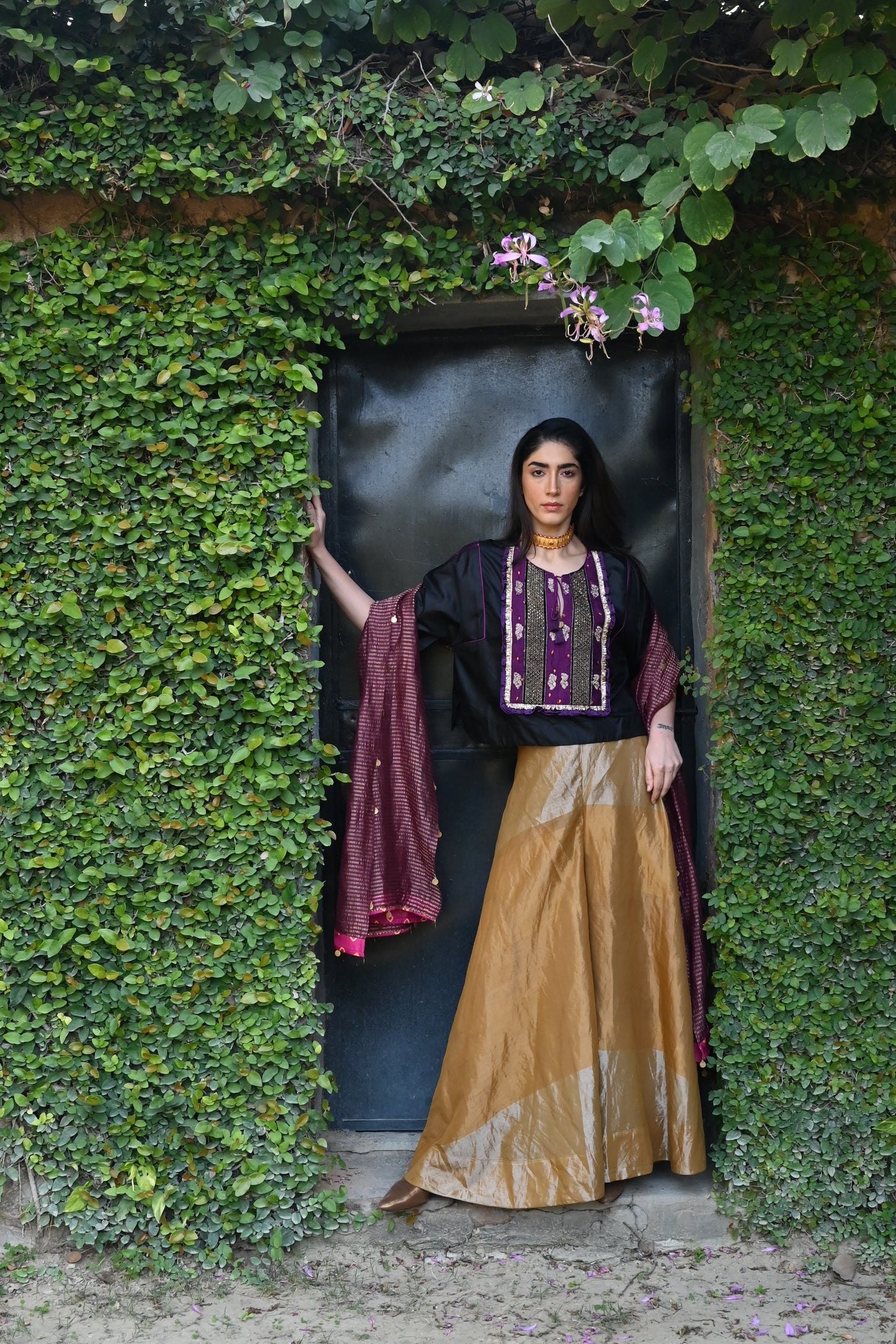 Mumtaz Top in Black with Gold Tissue Garara