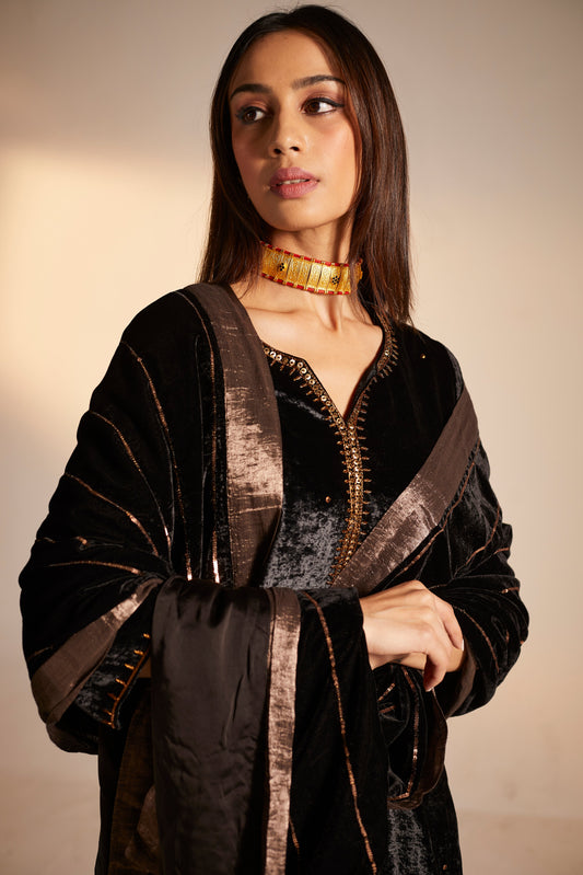 Mini Saifi in Black Velvet with Garara